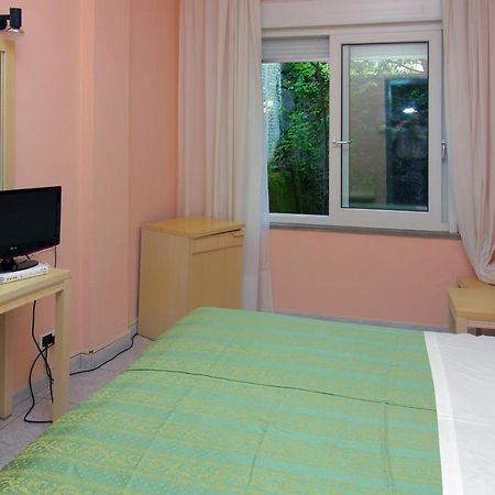 Hotel Cristallo Lerici Bagian luar foto