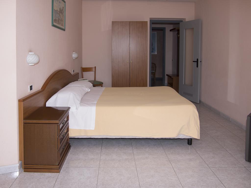Hotel Cristallo Lerici Bagian luar foto