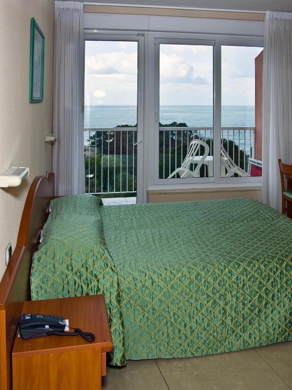Hotel Cristallo Lerici Ruang foto