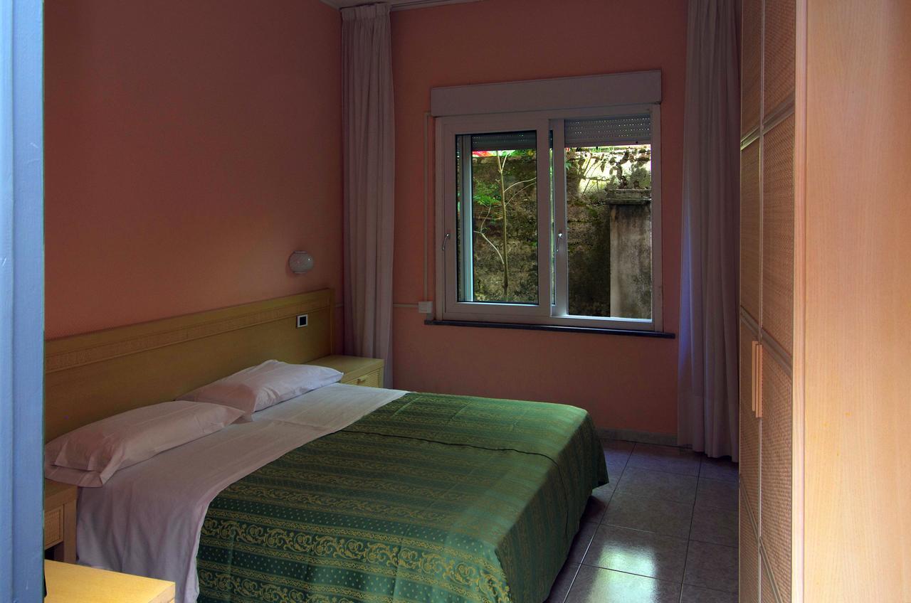 Hotel Cristallo Lerici Bagian luar foto