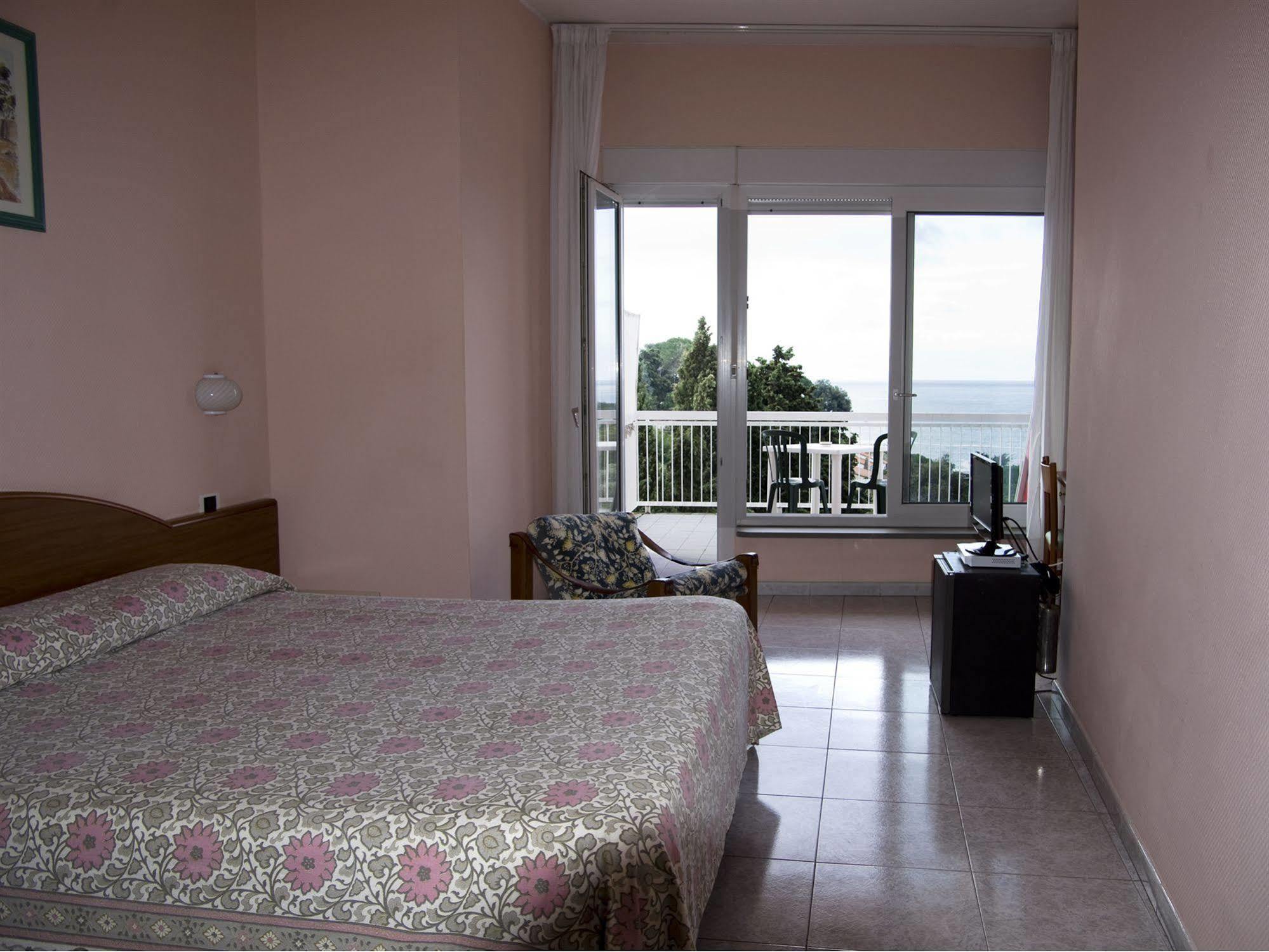 Hotel Cristallo Lerici Bagian luar foto