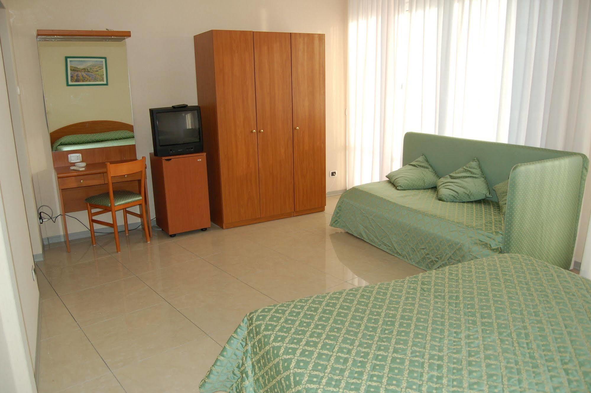 Hotel Cristallo Lerici Bagian luar foto