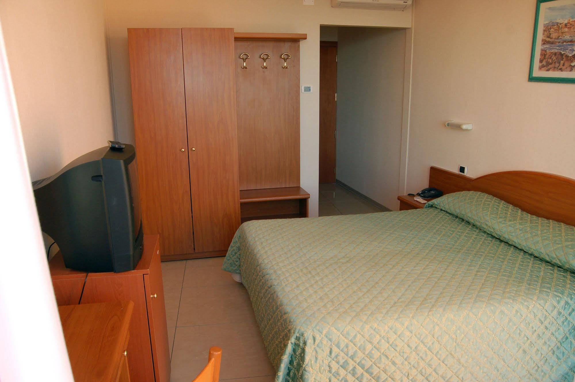 Hotel Cristallo Lerici Bagian luar foto
