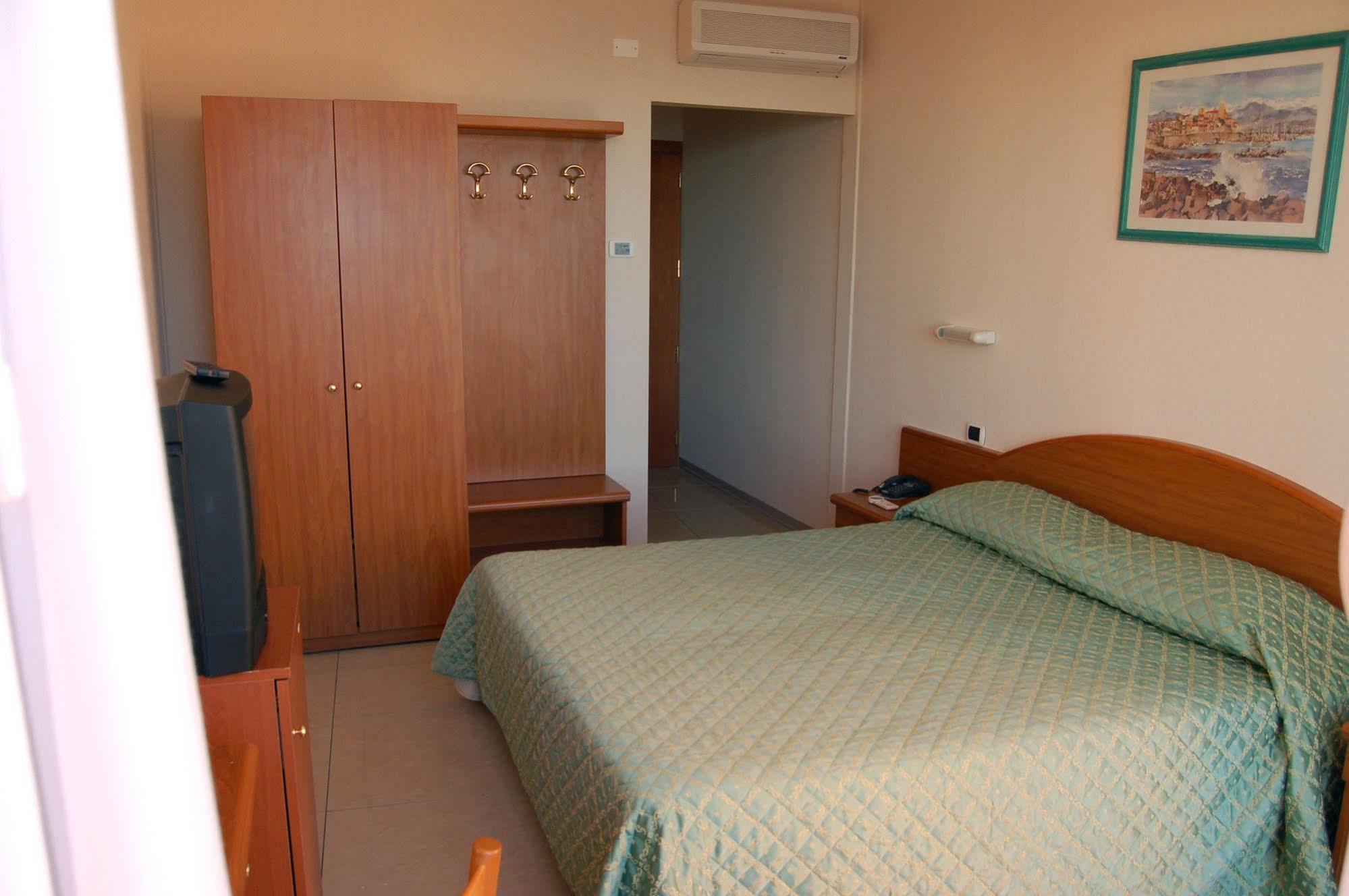 Hotel Cristallo Lerici Bagian luar foto