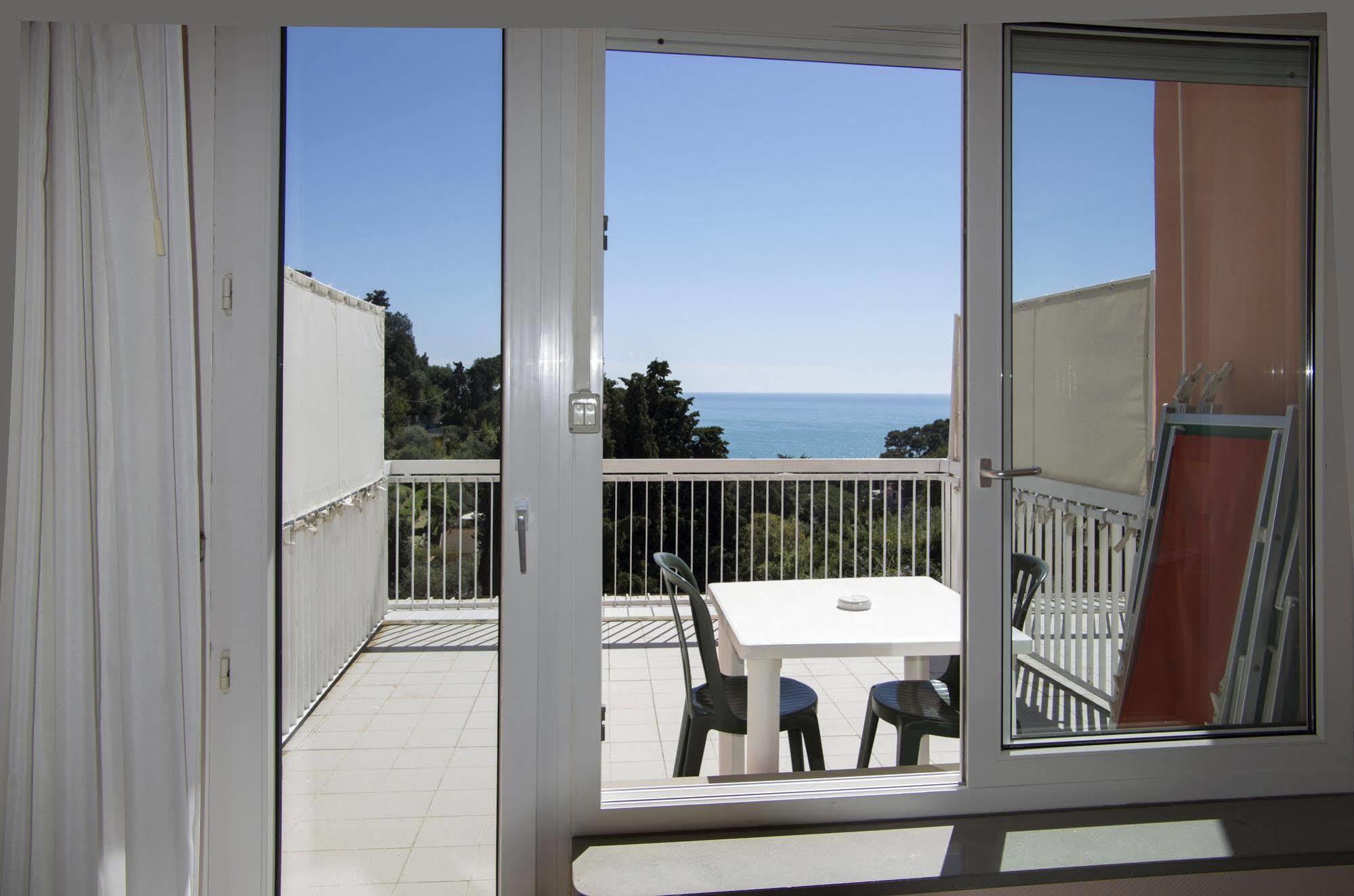 Hotel Cristallo Lerici Bagian luar foto