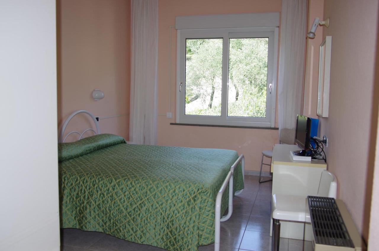 Hotel Cristallo Lerici Bagian luar foto