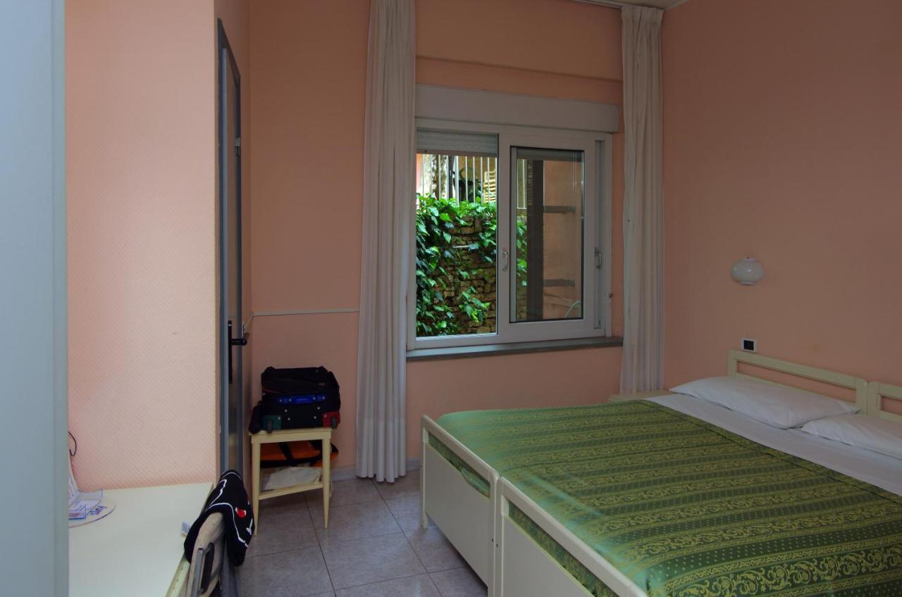 Hotel Cristallo Lerici Bagian luar foto